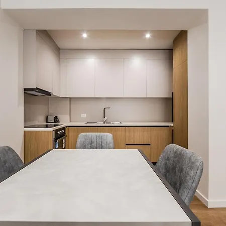 Bright With Large Terrace & Free Parking By Pikhost *
