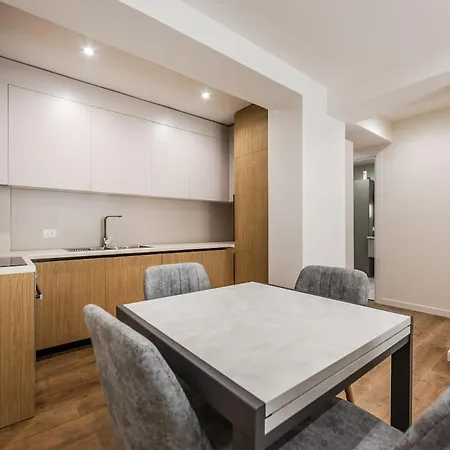Bright With Large Terrace & Free Parking By Pikhost