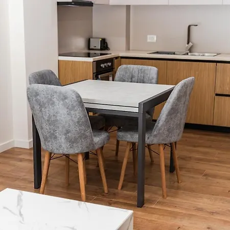 Bright With Large Terrace & Free Parking By Pikhost * Tirana